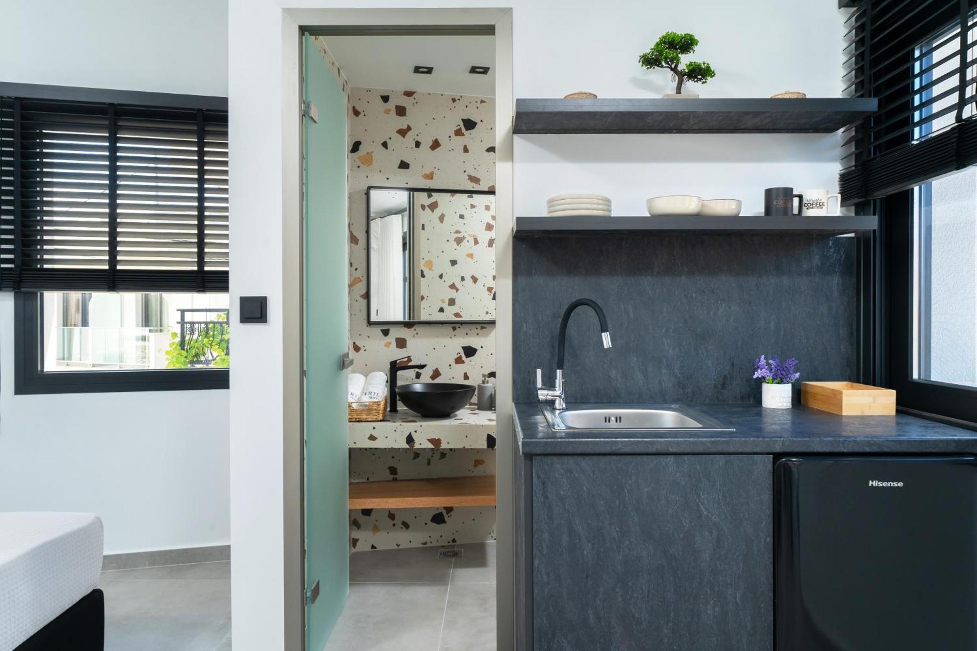 Parilion Suites Потос Екстериор снимка
