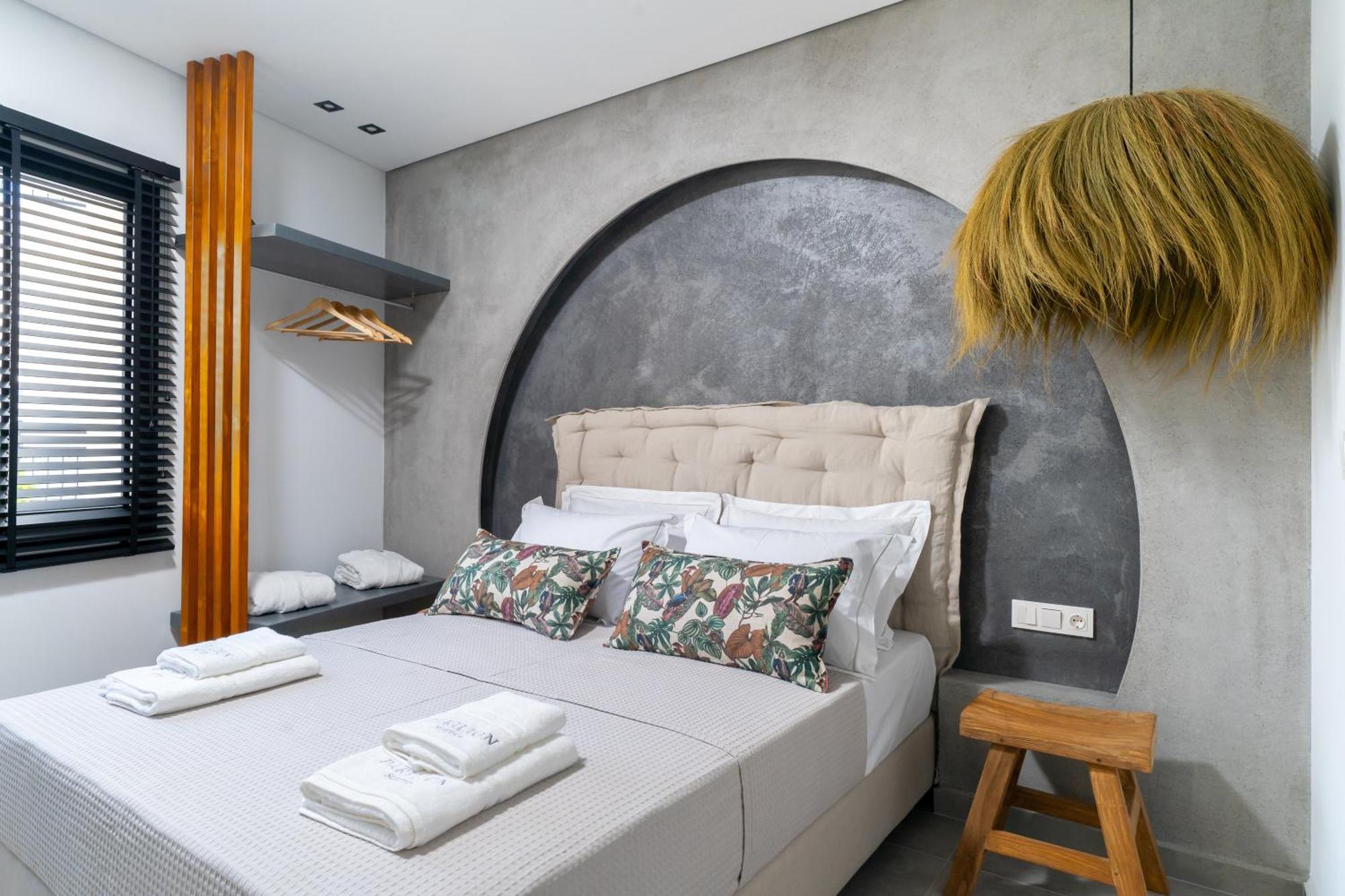 Parilion Suites Потос Екстериор снимка