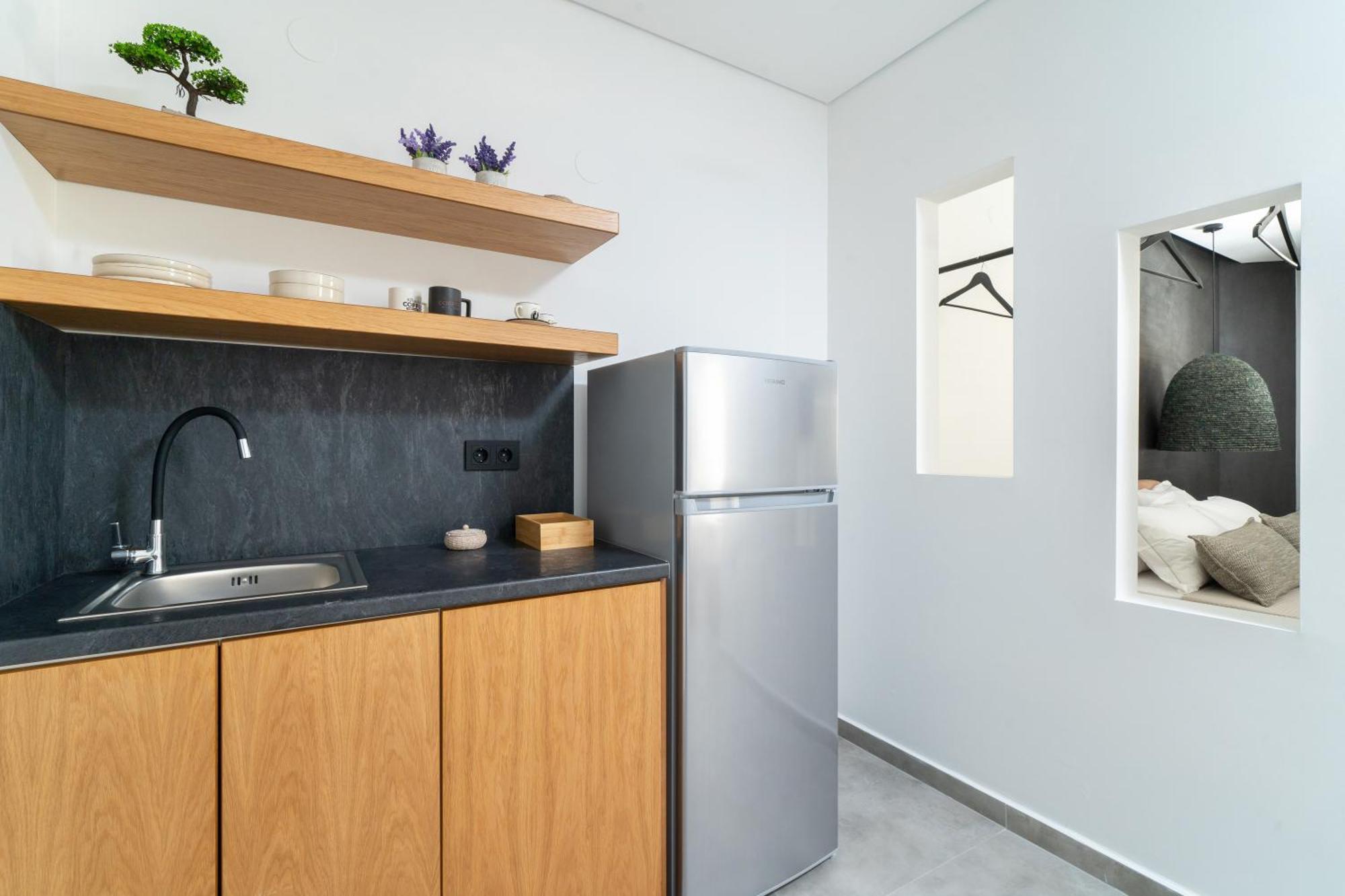 Parilion Suites Потос Екстериор снимка