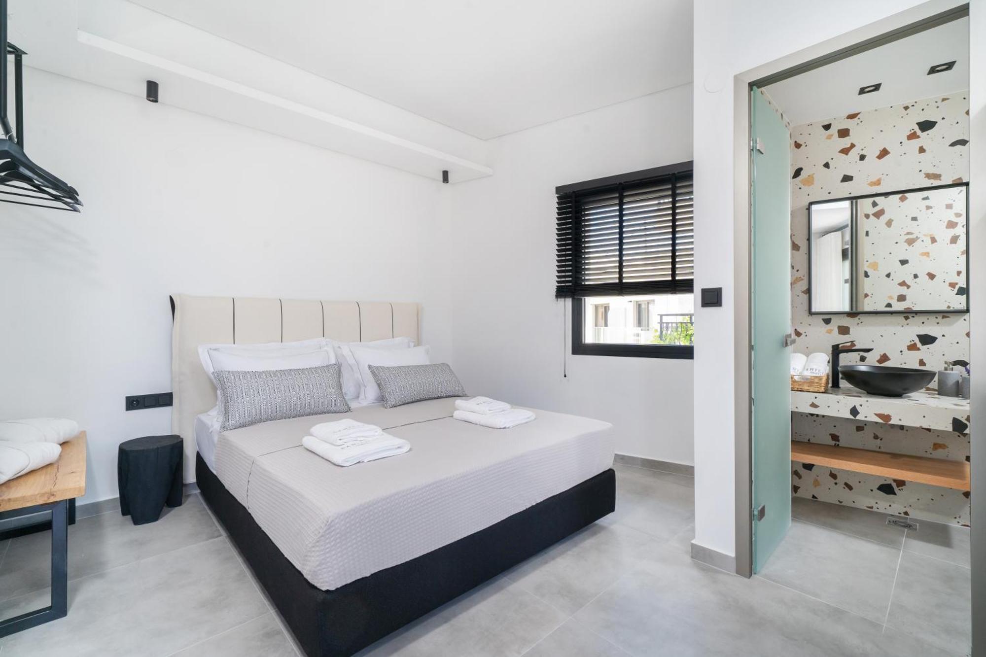 Parilion Suites Потос Екстериор снимка