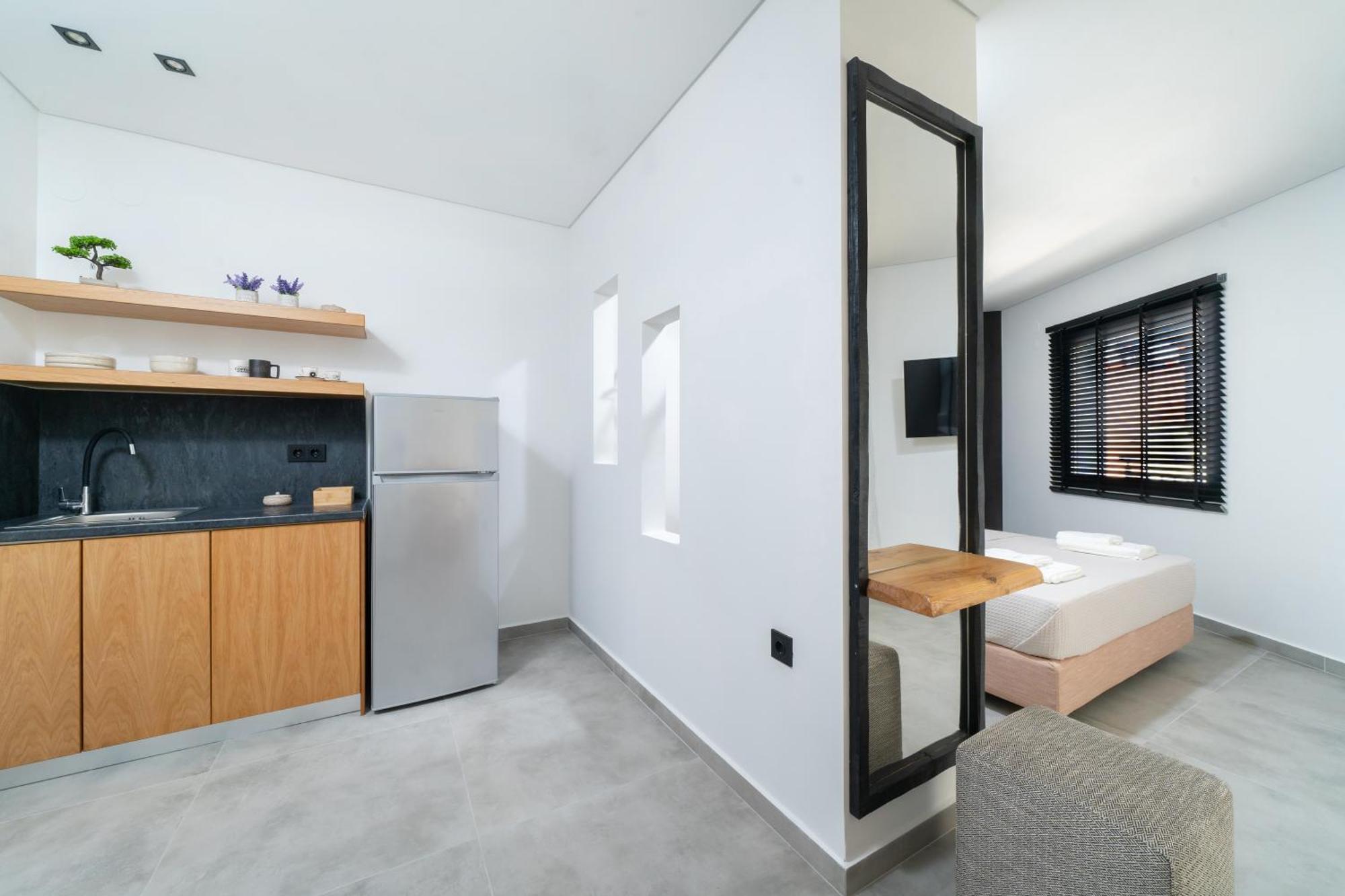 Parilion Suites Потос Екстериор снимка