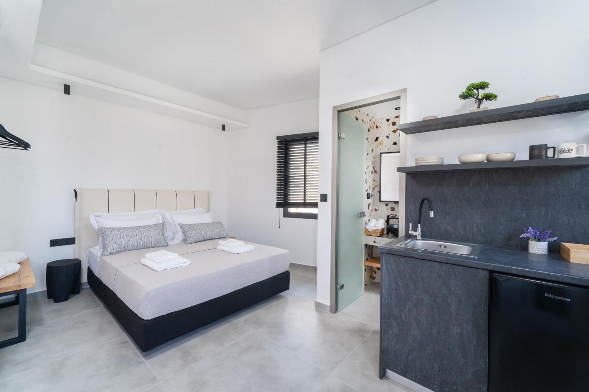 Parilion Suites Потос Екстериор снимка