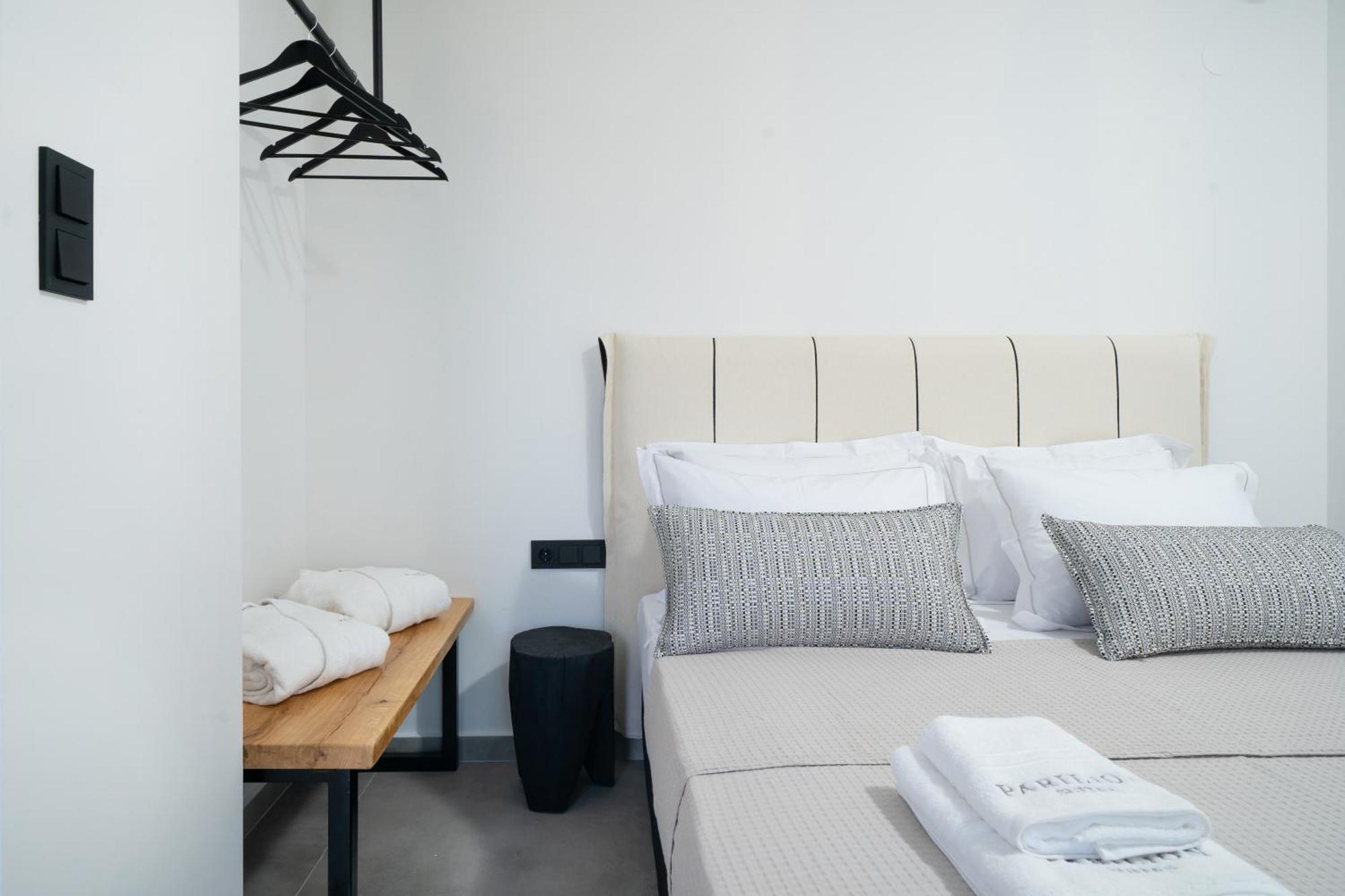 Parilion Suites Потос Екстериор снимка